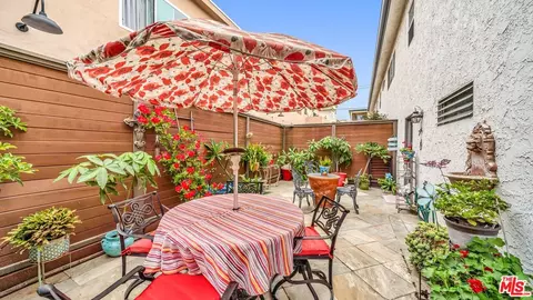 1043 12th St #3, Santa Monica, CA 90403
