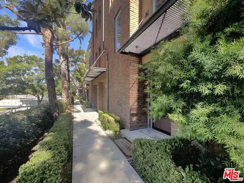 Exterior - 357 Town Ct, Fullerton, CA 92832 photo 2 of 2