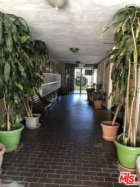 121 Sinclair Ave #108, Glendale, CA 91206 photo 3