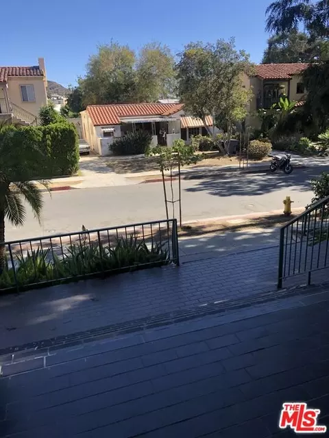 121 Sinclair Ave #108, Glendale, CA 91206 photo 2