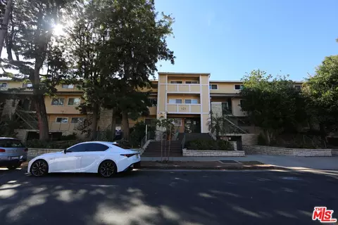 121 Sinclair Ave #108, Glendale, CA 91206
