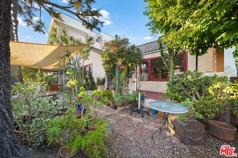Exterior - 533 E Windsor Rd, Glendale, CA 91205 photo 10 of 15