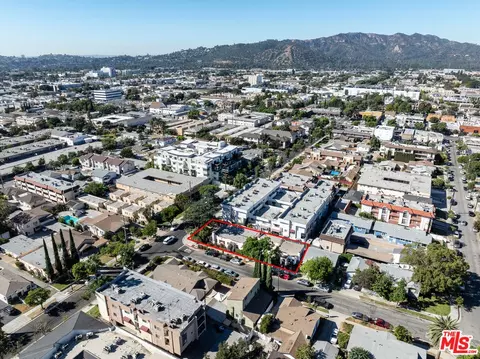 View/Area - 533 E Windsor Rd, Glendale, CA 91205 photo 2 of 6