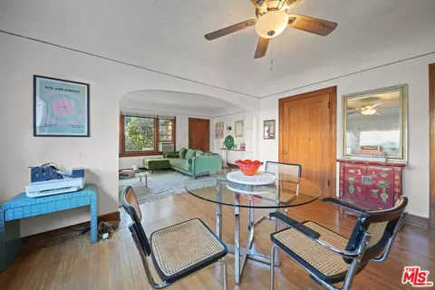 Dining - 533 E Windsor Rd, Glendale, CA 91205 photo 2 of 3