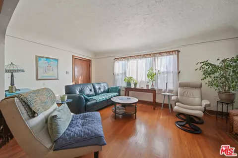 Living - 533 E Windsor Rd, Glendale, CA 91205 photo 3 of 11