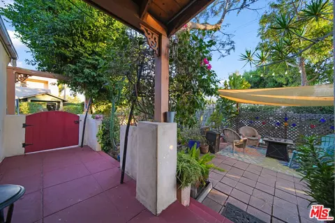Exterior - 533 E Windsor Rd, Glendale, CA 91205 photo 8 of 15