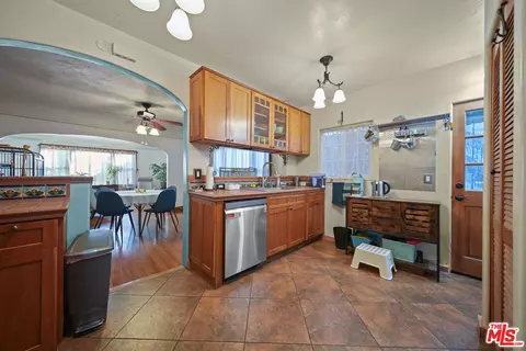 Kitchen - 533 E Windsor Rd, Glendale, CA 91205 photo 2 of 5