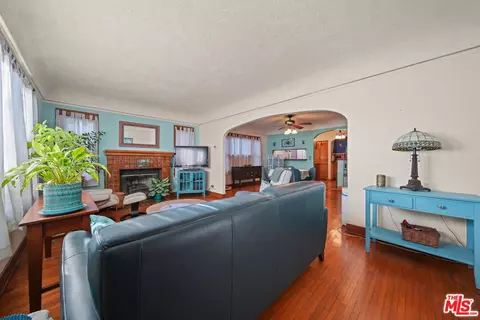 Living - 533 E Windsor Rd, Glendale, CA 91205 photo 1 of 11