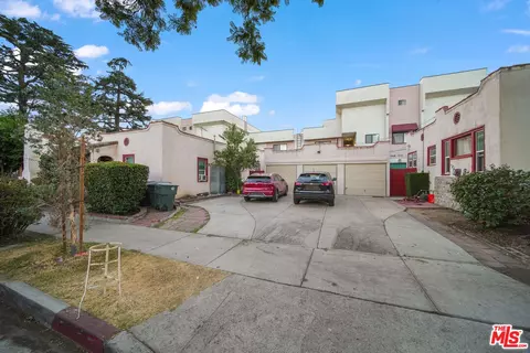 Exterior - 533 E Windsor Rd, Glendale, CA 91205 photo 13 of 15