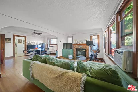 Living - 533 E Windsor Rd, Glendale, CA 91205 photo 6 of 11