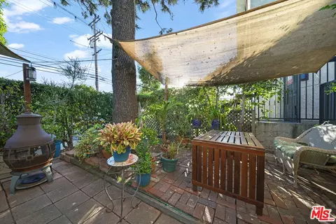 Exterior - 533 E Windsor Rd, Glendale, CA 91205 photo 12 of 15