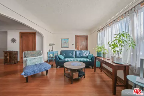 Living - 533 E Windsor Rd, Glendale, CA 91205 photo 4 of 11