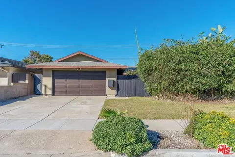 8091 Taylor Dr, Huntington Beach, CA 92646