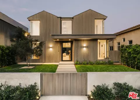 2038 Glyndon Ave, Venice, CA 90291