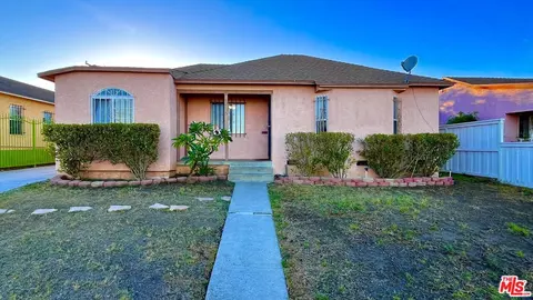 12125 S Main St, Los Angeles, CA 90061