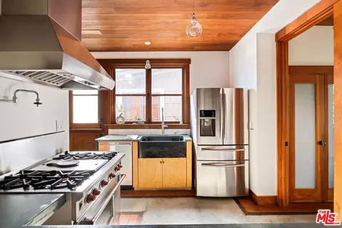 Kitchen - 118 Wavecrest Ave, Venice, CA 90291 photo 2 of 2