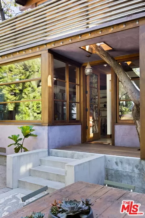 Exterior - 118 Wavecrest Ave, Venice, CA 90291 photo 4 of 6