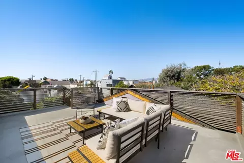 Exterior - 118 Wavecrest Ave, Venice, CA 90291 photo 6 of 6