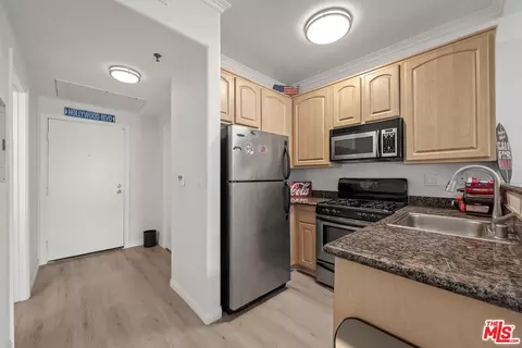 Entry Way - Undisclosed, Pasadena, CA 91101 photo 2 of 2