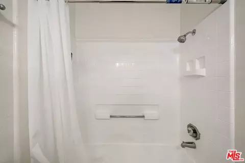 Bath - Undisclosed, Pasadena, CA 91101 photo 1 of 1