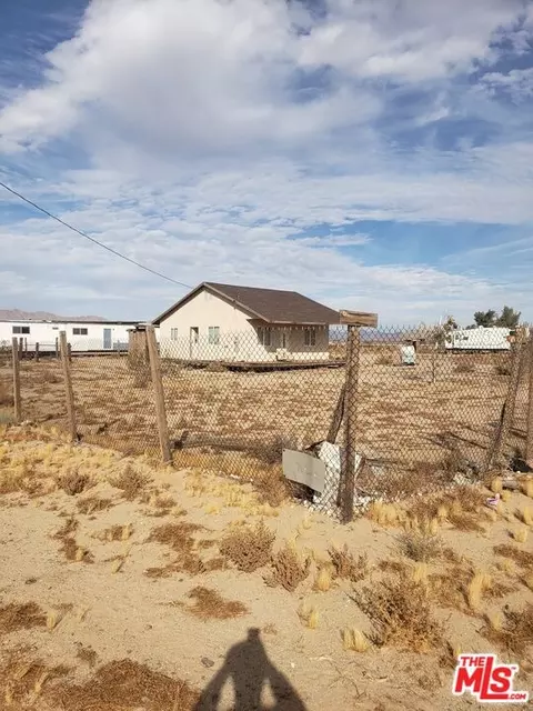 14196 Fairlane Rd, Lucerne Valley, CA 92356 photo 4