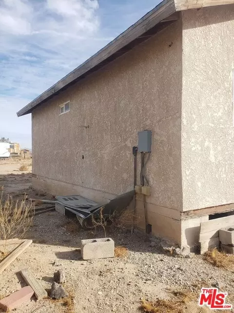 14196 Fairlane Rd, Lucerne Valley, CA 92356 photo 10