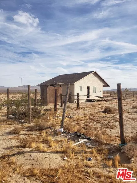 14196 Fairlane Rd, Lucerne Valley, CA 92356 photo 5