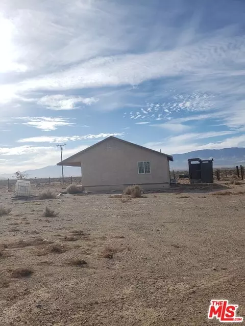 14196 Fairlane Rd, Lucerne Valley, CA 92356 photo 6