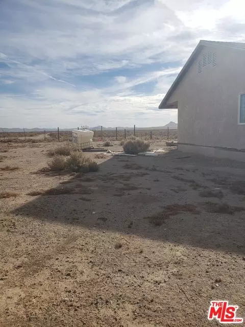 14196 Fairlane Rd, Lucerne Valley, CA 92356 photo 2