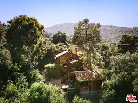 19534 Bowers Dr, Topanga, CA 90290