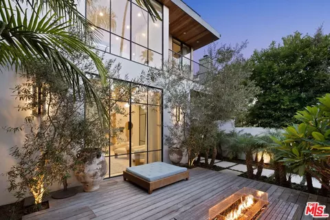 832 Milwood Ave, Venice, CA 90291