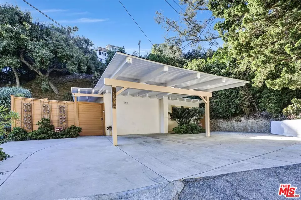 Exterior - 10524 Seabury Ln, Los Angeles, CA 90077 photo 1 of 11