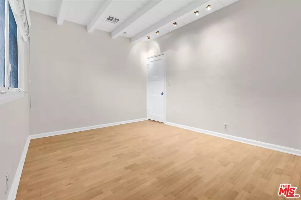 Bedroom - 10524 Seabury Ln, Los Angeles, CA 90077 photo 3 of 8
