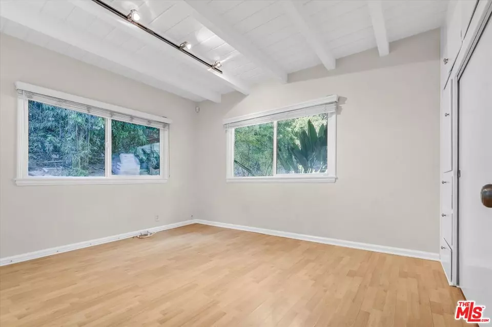 Bedroom - 10524 Seabury Ln, Los Angeles, CA 90077 photo 5 of 8