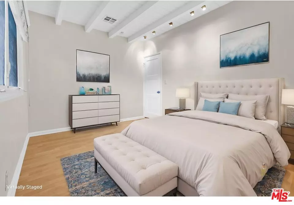 Bedroom - 10524 Seabury Ln, Los Angeles, CA 90077 photo 4 of 8