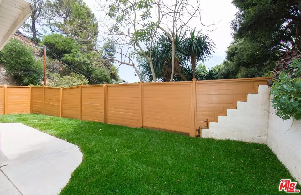 Exterior - 10524 Seabury Ln, Los Angeles, CA 90077 photo 9 of 11