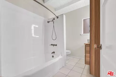 Bath - 10524 Seabury Ln, Los Angeles, CA 90077 photo 1 of 3