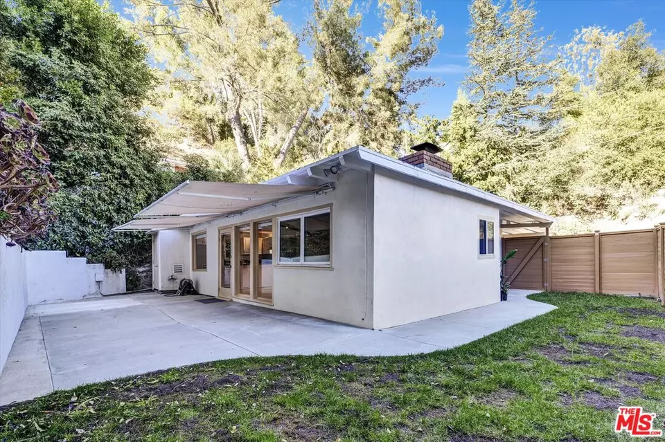 Exterior - 10524 Seabury Ln, Los Angeles, CA 90077 photo 6 of 11