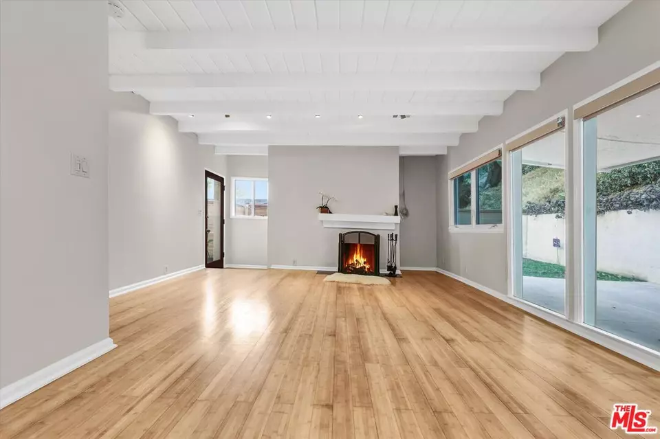 Living - 10524 Seabury Ln, Los Angeles, CA 90077 photo 2 of 6