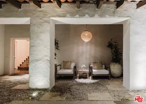 7026 La Presa Dr, Los Angeles, CA 90068