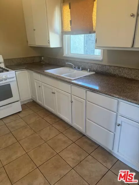 931 W Stockwell St, Compton, CA 90222 photo 2