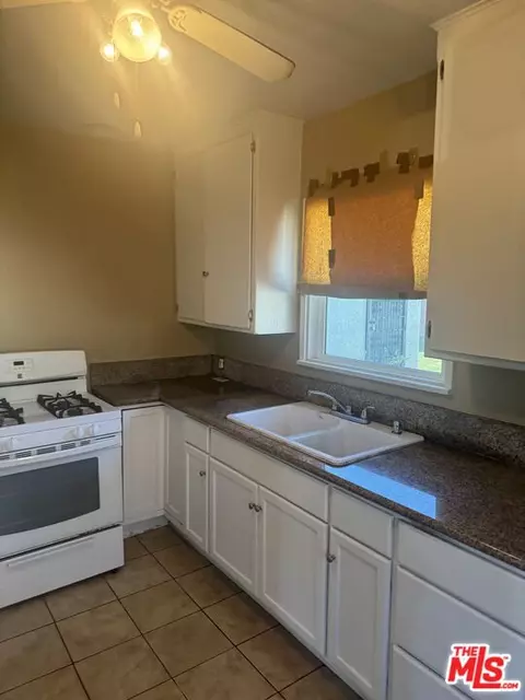 931 W Stockwell St, Compton, CA 90222 photo 3