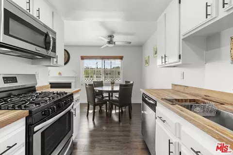 Kitchen - 955 E 3rd St #213, Long Beach, CA 90802 photo 1 of 2