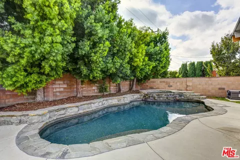 2304 Waldo St, Simi Valley, CA 93065 photo 3