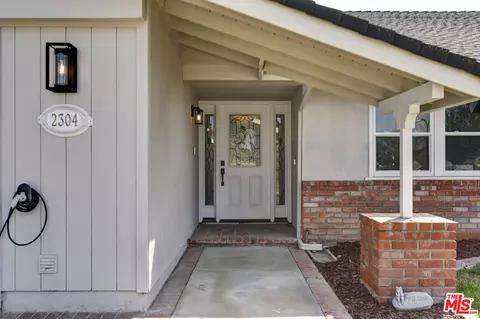 2304 Waldo St, Simi Valley, CA 93065 photo 2