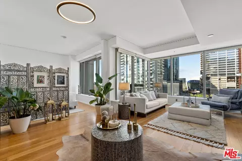1155 S Grand Ave #706, Los Angeles, CA 90015