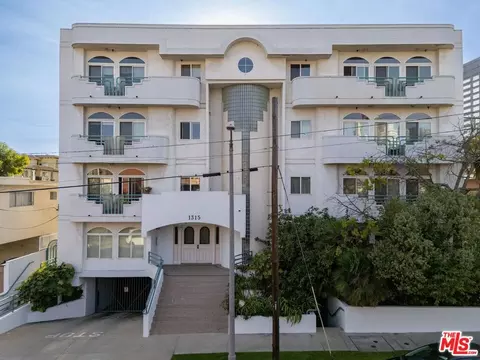 1315 S Saltair Ave #302, Los Angeles, CA 90025