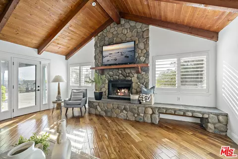 Living - 38675 Green Meadow Rd, Temecula, CA 92592 photo 2 of 8