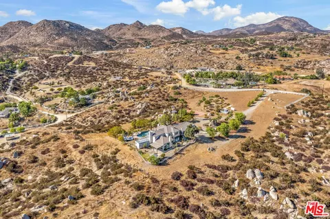 View/Area - 38675 Green Meadow Rd, Temecula, CA 92592 photo 6 of 9