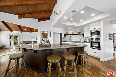 Kitchen - 38675 Green Meadow Rd, Temecula, CA 92592 photo 2 of 5